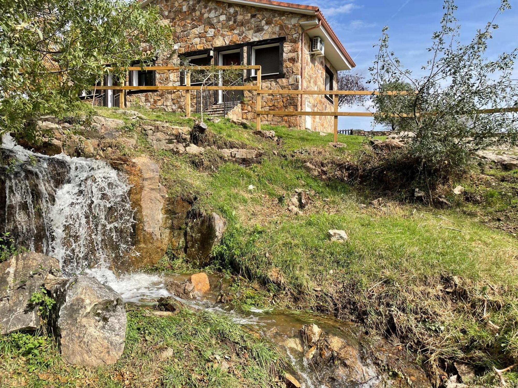 Apartamentos Los Pocillos Gargantilla del Lozoya Eksteriør billede